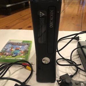 XBox 360 bundle with Minecraft game , 1 controller and power cord